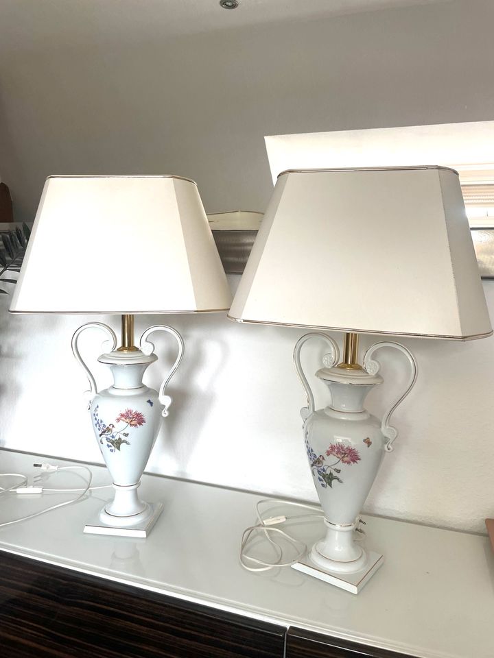 Zwei wunderschöne Retro Tischlampen aus Porzellan in Berlin
