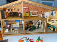 Lundby Puppenhaus 70 ziger Jahre bespielt mit Balkon Niedersachsen - Winsen (Luhe) Vorschau