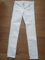 H&M Jeans weiß Skinny Regular weiß, Gr. 30/32 - TOP! Hessen - Schöneck Vorschau