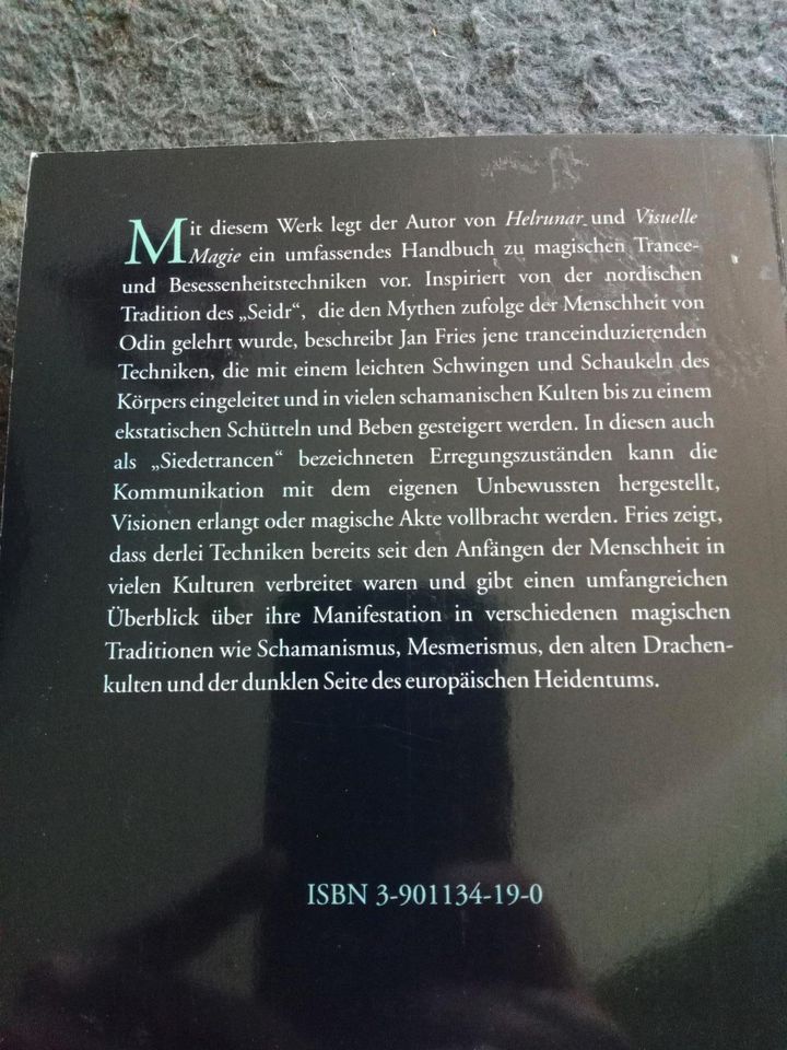 Jan Fries seitwärts heiden Zauber LARP Runen Gothic Mittelalter in Berlin