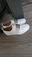 Schöne echtleder Calvin Klein Schuhe  Gr.39 weiß,Np.120€ Hessen - Eschwege Vorschau