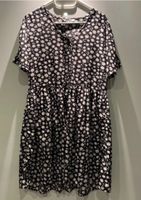 Kleid schwarz mit Blumenprint von ABOUT You Nordrhein-Westfalen - Marsberg Vorschau