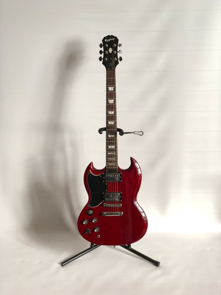 Epiphone SG cherry red Lefthand LH lefty in Bremen