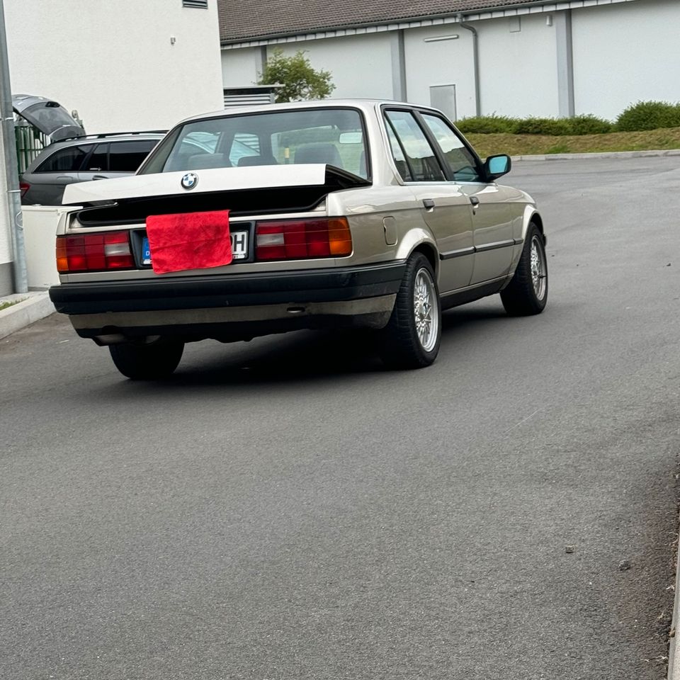 BMW E30 Automatik + TÜV BBS in Darmstadt