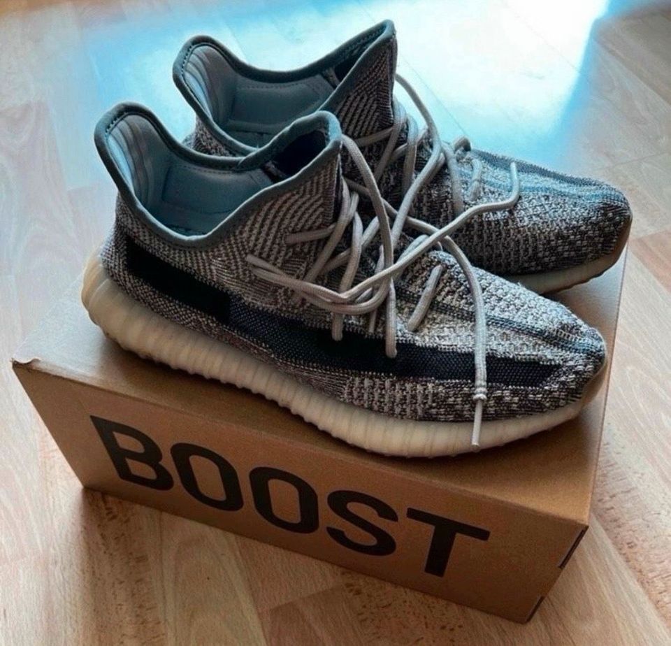 Yezzy Bost 350 V2 Zyon in Schortens