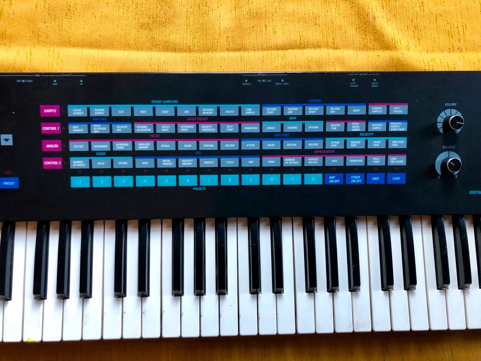 SEQUENTIAL PROPHET 2000 Digital Synthesizer in Hamburg