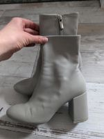 Bershka Stiefel Stiefeletten mit Absatz Gr. 37 Berlin - Spandau Vorschau