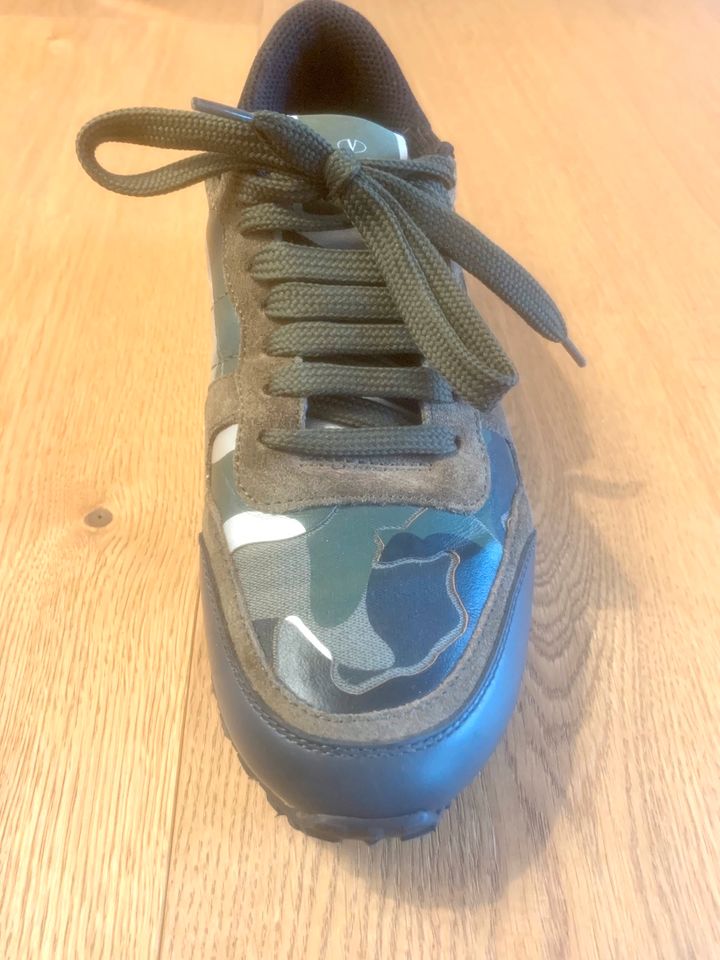 Original Valentino Rockstud Camouflage Sneaker 37 in Tutzing