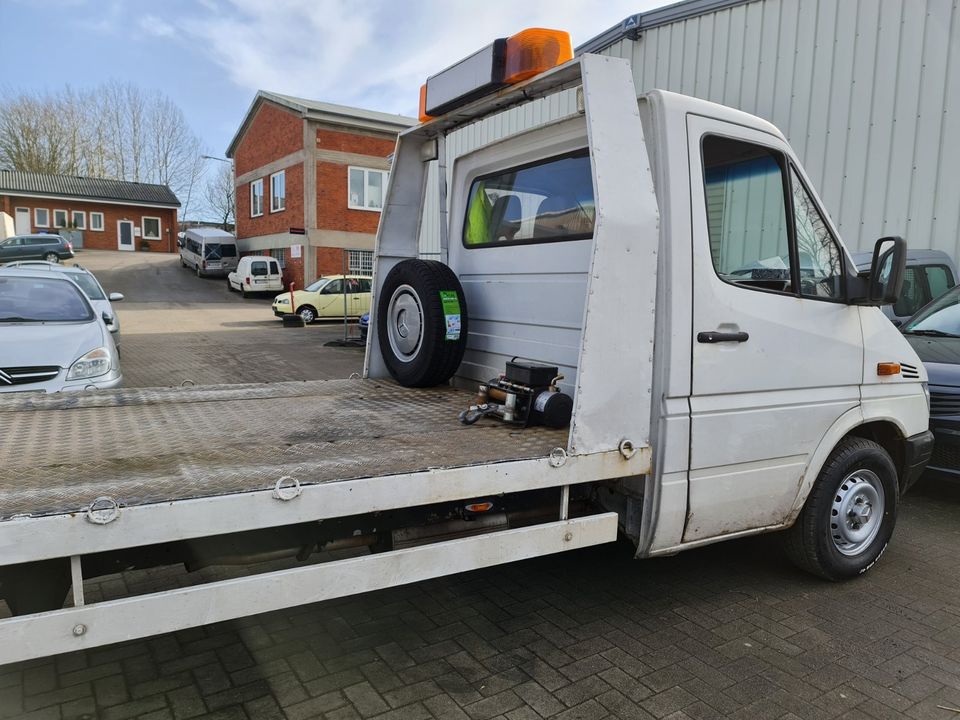 Sprinter 313CDI abschleppwagen 9000 Euro in Kiel
