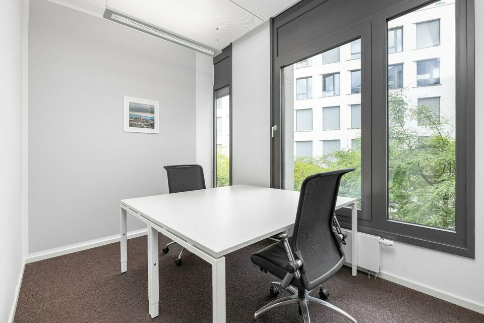 Privater Büroraum für 2 Personen in Regus Theresienhoehe in München