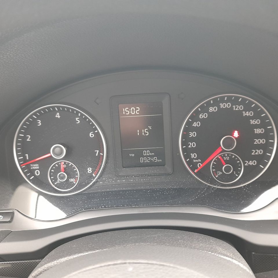 VW Jetta 1,4L Benzin Klima Alu 1 Hand Tüv 11/2024 in Gägelow