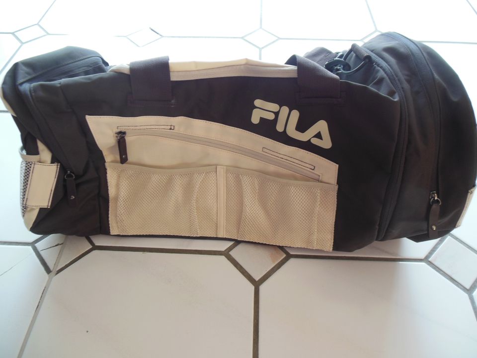 FILA Sporttasche Trainingstasche braun/beige - Neu in Emmelshausen