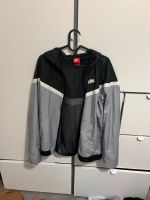 Nike Jacke Essen-West - Frohnhausen Vorschau