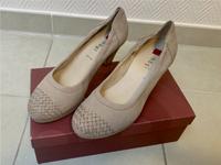 Högl Pumps taupe beige Gr. 40 / 6,5 weiches Rauleder Hamburg-Nord - Hamburg Winterhude Vorschau