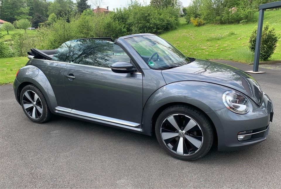 Volkswagen Beetle Cabrio CLUB Fender Ambiente Navi Xenon 8-fach in Lüdenscheid