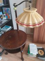 Antike Stehlampe mit Tisch! Berlin - Charlottenburg Vorschau