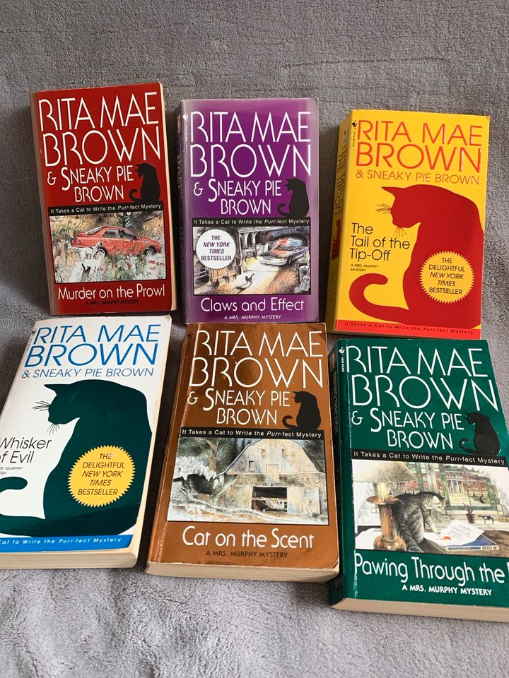 Bücher Katzenkrimi Rita Mae Brown und Sneaky Pie Brown englisch in Mielkendorf