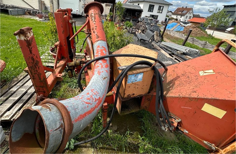 Dücker HF 760 Unimog Häcklser Frontanbauhacker in Mainaschaff