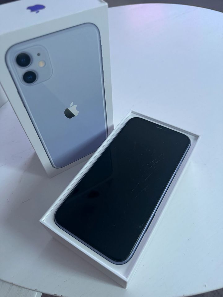 iPhone 11 purple 128GB in Friedrichshafen