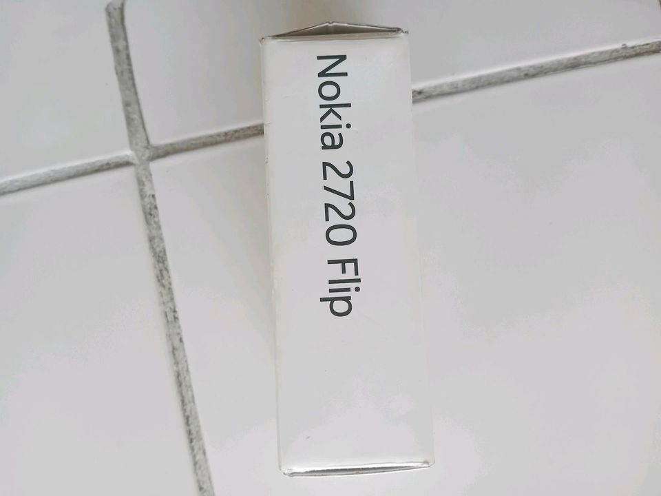 Nokia 2720 Flip in Göppingen