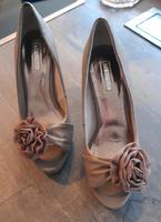 Pumps mit Stoffblume Saarland - Saarwellingen Vorschau