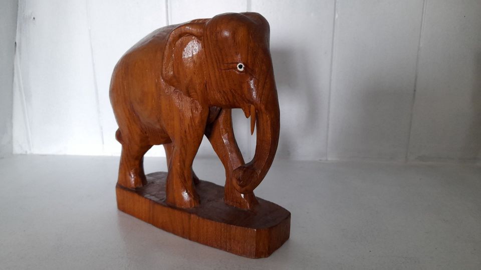 Deko Holzfiguren, Winzer, Elefant, Figur aus Kenia, ab 10 € in Wuppertal