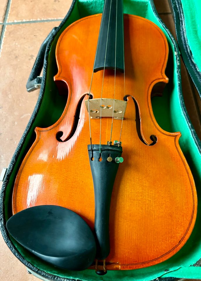 Geige Violine wie neu, komplett mit neuem Zubehör in Bremen