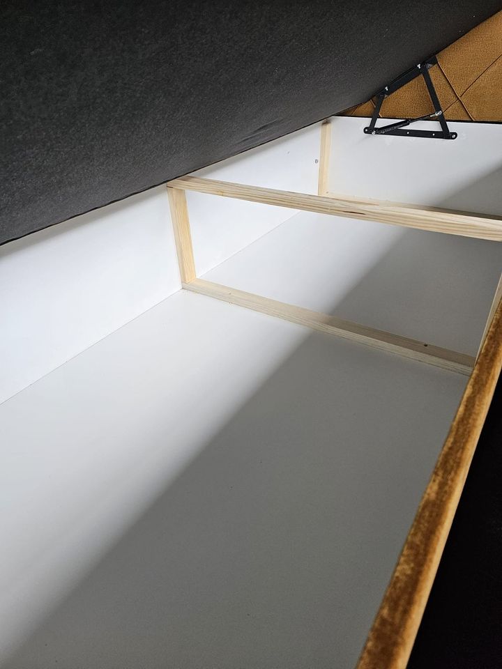 Boxspringbett 180x200 cm Focus Samtoptik Senfgelb Bettkasten LED in Bielefeld