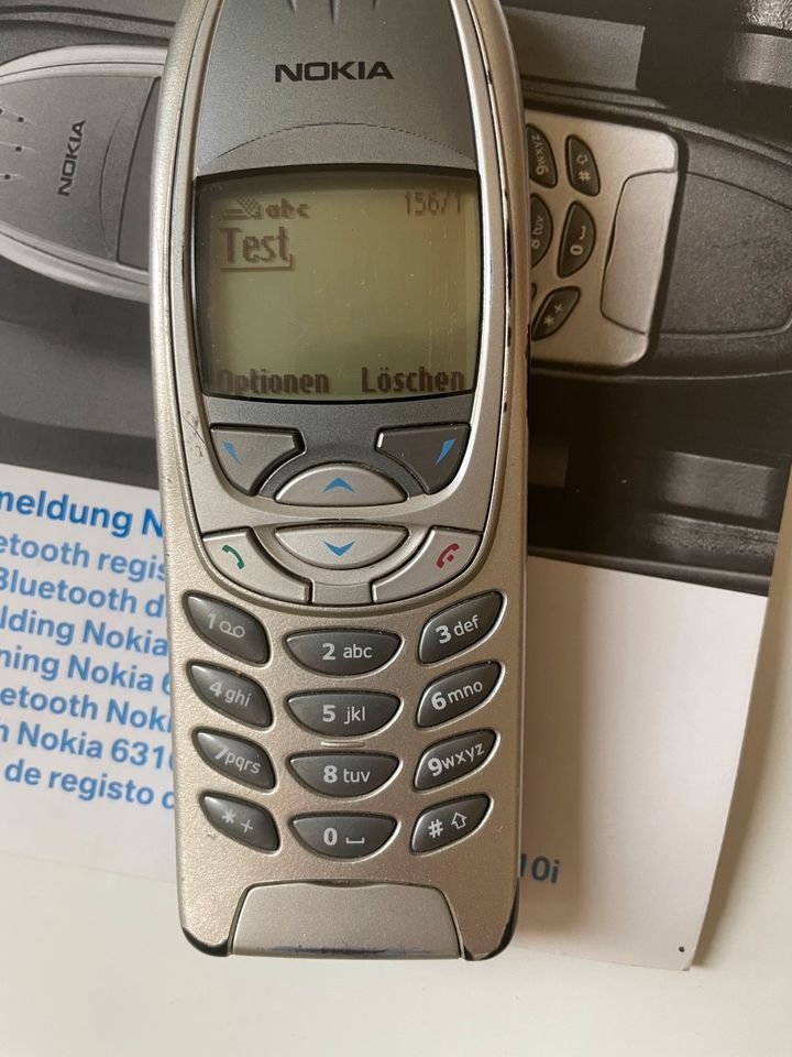 gebrauchtes Nokia 6310i mit BMW Snap-in Adapter + Headset in Berlin
