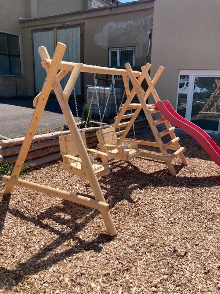 Schaukel Spielplatz Rutsche Klettergerüst Spielgerüst in Mansfeld