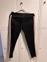 Bershka Schwarze Trainingshose mit Streifen Jogginghose (Gr. XS) Lindenthal - Köln Sülz Vorschau