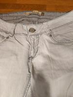 Fishbone Jeans hellgrau gr 27 Brandenburg - Bad Belzig Vorschau