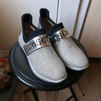 Silberne Schuhe mit der Aufschrift Moschino Berlin - Schöneberg Vorschau