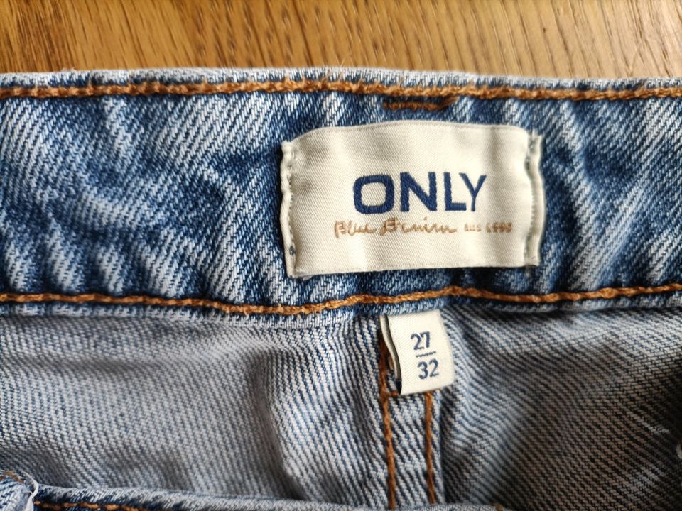 Only Jeans, 27/32, ONLEMILY HW ST RAW CRP ANK MAE06 NOOS in Löningen