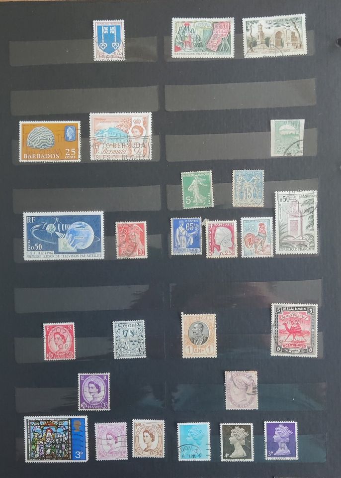 Briefmarkensammlung mit internationalen Briefmarken in Ottobrunn