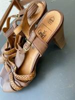 Caprice Leder Sandalen 38,5 mit Absatz in braun Niedersachsen - Wolfsburg Vorschau