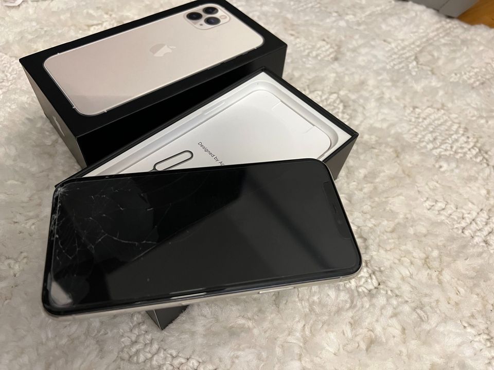 iPhone 11 Pro - 64 GB - weiß in Hanau