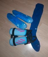 Fußballschuhe, Socken NIKE +ADIDAS Schienbeinschoner Baden-Württemberg - Künzelsau Vorschau