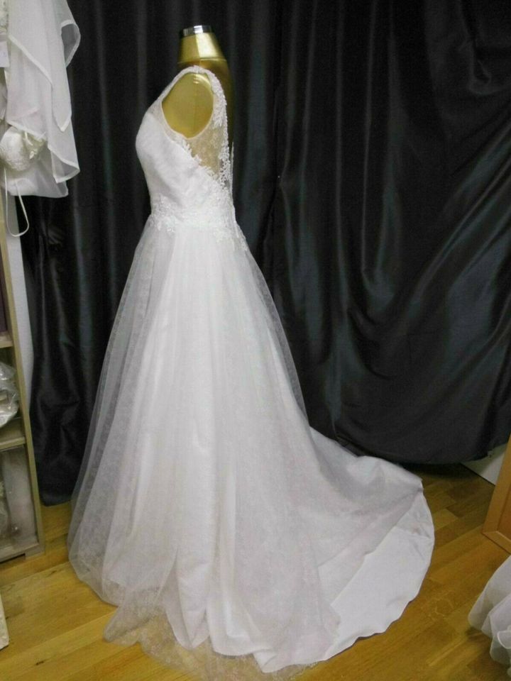 Brautkleid,A-Linie,Emmerling,Gr.38-40,NP:1079 Euro in Konstanz