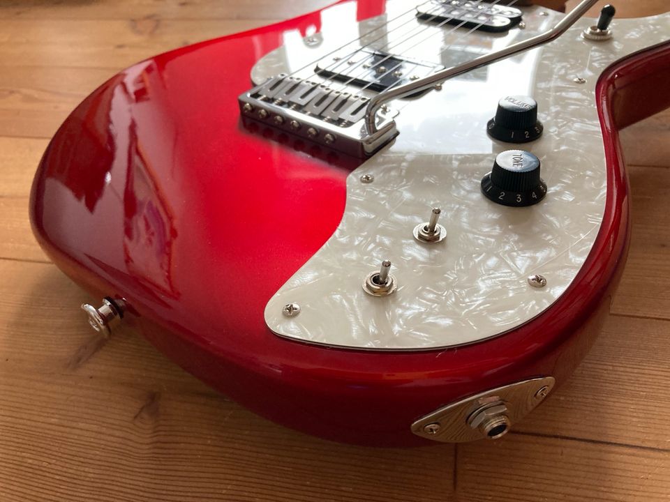 Partscaster Candy Apple Red - Fender Roasted Maple Neck in Hemsbach