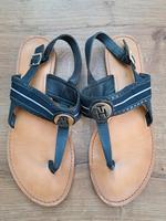 Tommy Hilfiger Sandalen Zehentrenner Gr. 39 Niedersachsen - Jork Vorschau