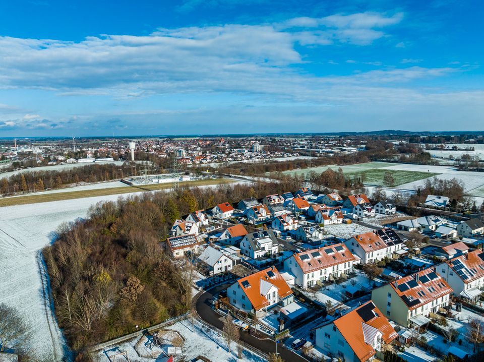 Traumhafte DHH mit guter Verkehrsanbindung in Buchloe-Lindenberg in Buchloe