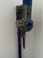 Dyson V6 mit Ladestation Hessen - Homberg (Efze) Vorschau