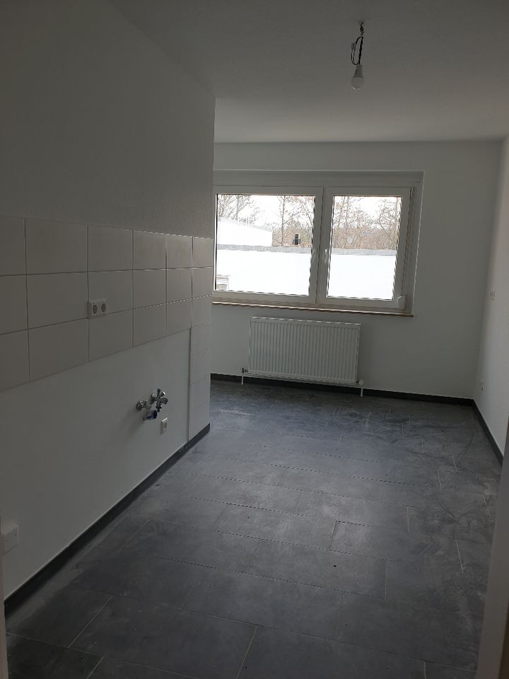 Wohnung in gefragter Stadtrandlage - für kleine Familien perfekt ! in Esslingen