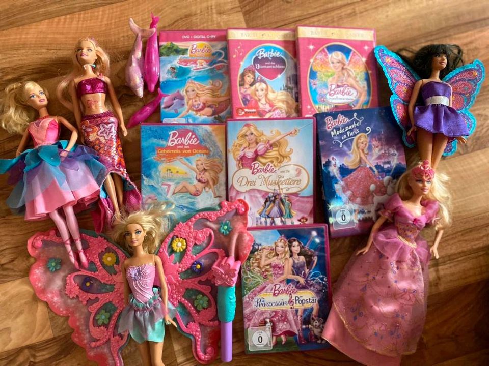 Barbie Puppen Barbie DVDs Barbie CD Recorder Barbie Bücher Barbie in Frankfurt am Main