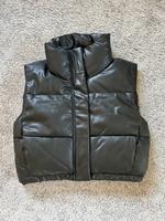 Ärmellose Weste von Zara cropped XS Lederimitat NEU Bayern - Neukirchen bei Sulzbach Rosenberg Vorschau