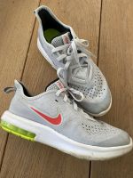 Nike Air Max Gr. 35 grau neon pink Niedersachsen - Gleichen Vorschau