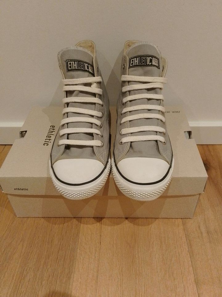 NEU ETHLETIC Sneaker 42 / 8 grau keine Converse Chucks eher 41 in Elmenhorst bei Grevesmühlen