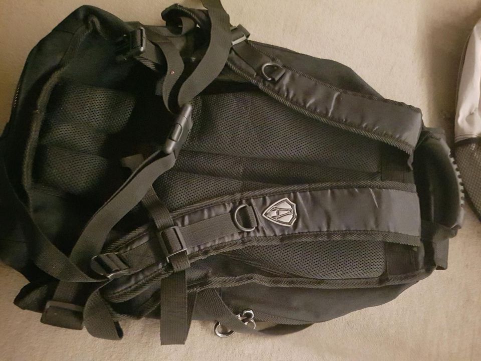 Motorradtucksack , Snowboard- / Skirucksack, Crossover Rucksack in Braunschweig