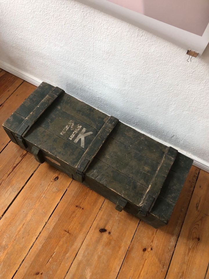 Munitionskiste DDR Sowjetunion Couchtisch Vintage Retro in Berlin